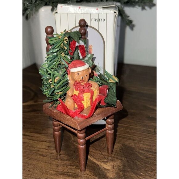 VINTAGE 1990 CHRISTMAS ORNAMENT  BEAR IN CHAIR  4 IN. TALL - Picture 5 of 6